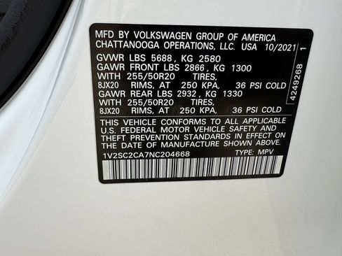 Used 2022 Volkswagen Atlas Cross Sport SEL R-Line AWD/4WD image 30