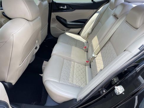 Used 2021 Nissan Maxima Platinum w/ Sport Mat Group FWD image 12