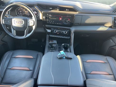 Used 2024 GMC Sierra 1500 AT4 w/ Technology Package AWD/4WD image 18