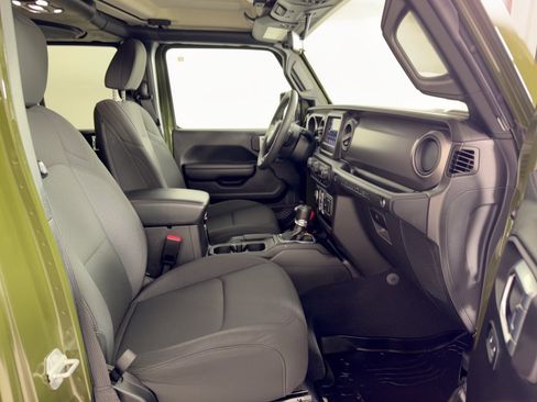 Used 2023 Jeep Wrangler Unlimited Sport AWD/4WD image 30