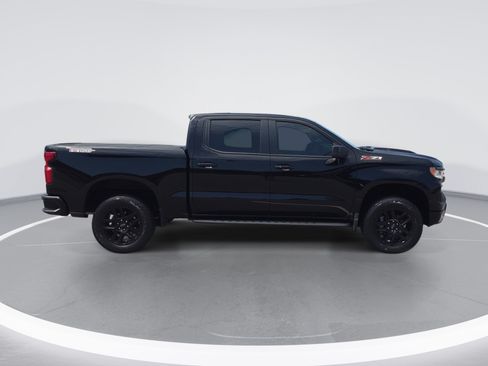 Used 2025 Chevrolet Silverado 1500 LT Trail Boss w/ Convenience Package II AWD/4WD image 2