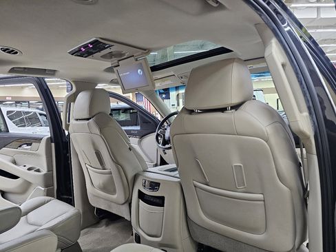 Used 2019 Cadillac Escalade ESV Premium Luxury w/ LPO, Radiant Package image 24