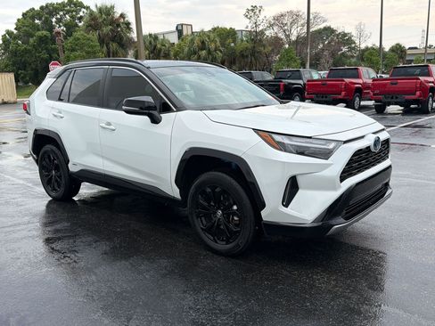 Used 2023 Toyota RAV4 XSE AWD/4WD image 7