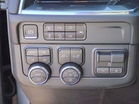 New 2026 Chevrolet Suburban RST image 78