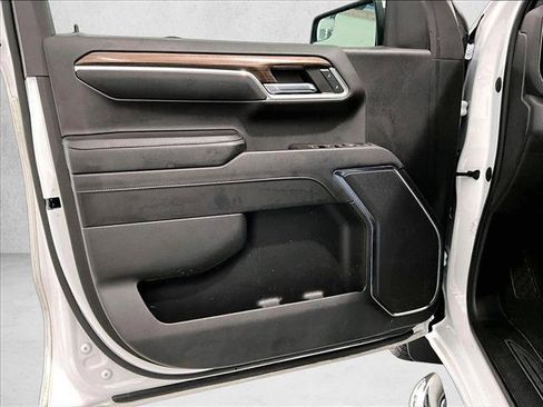 Used 2023 Chevrolet Silverado 1500 LT RWD image 18