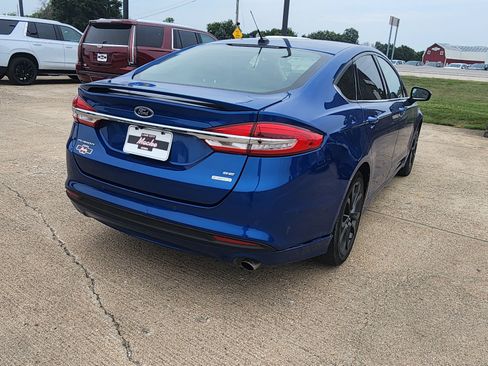 Used 2018 Ford Fusion SE w/ Equipment Group 201A FWD image 5