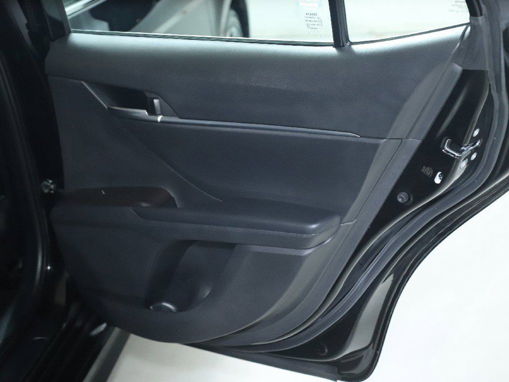 Used 2024 Toyota Camry SE FWD image 30