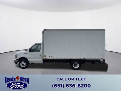 Used 2011 Ford E-350 and Econoline 350 Super Duty w/ Payload Pkg RWD image 4