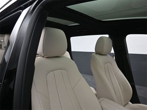 Used 2021 Mercedes-Benz GLB 250 4MATIC image 32