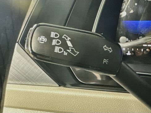 Used 2023 Volkswagen Jetta SE FWD image 13