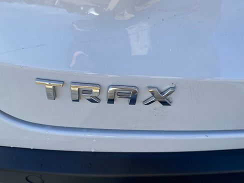 Used 2025 Chevrolet Trax LS w/ LS Convenience Package image 14