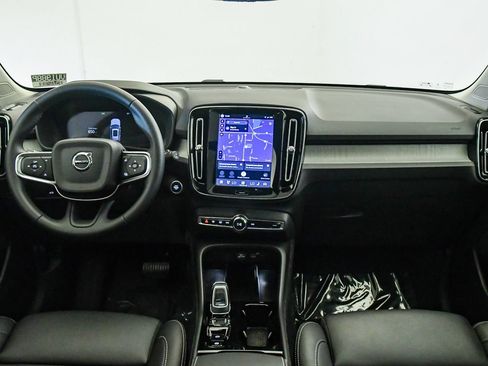 Certified 2026 Volvo XC40 B5 Plus AWD/4WD image 15