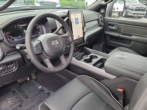 New 2026 RAM 2500 Laramie AWD/4WD image 3