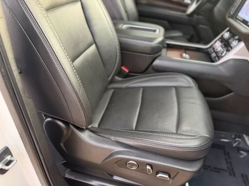 Used 2021 GMC Yukon XL Denali w/ Denali Premium Package AWD/4WD image 29