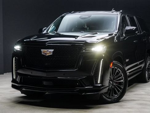 Used 2023 Cadillac Escalade V AWD/4WD image 2