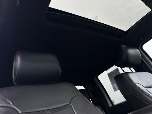 Used 2013 Ford F350 Lariat w/ Lariat Chrome Pkg image 16