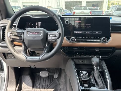 New 2026 GMC Canyon AT4 w/ AT4 Premium Package AWD/4WD image 7