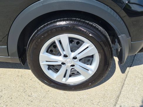 Certified 2025 Nissan Kicks Play S FWD image 36