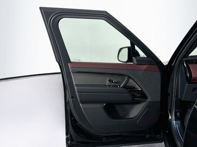 New 2027 Land Rover Range Rover Sport Dynamic SE AWD/4WD image 11