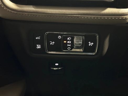 Used 2022 Lincoln Nautilus Reserve AWD/4WD image 32