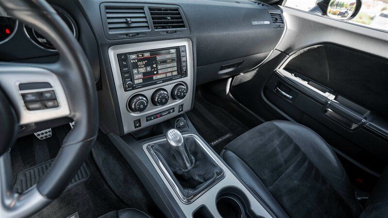 Used 2014 Dodge Challenger SRT8 w/ Harman/Kardon Audio Group RWD image 33