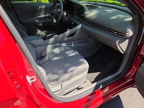 Used 2023 Hyundai Elantra SEL FWD image 10