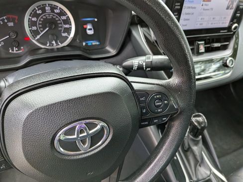 Used 2022 Toyota Corolla LE FWD image 18
