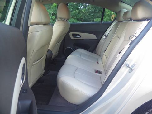 Used 2011 Chevrolet Cruze LTZ FWD image 14