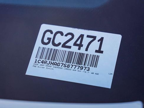 New 2025 Jeep Grand Cherokee Altitude image 29