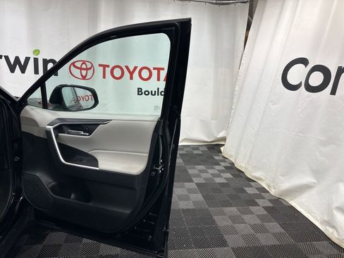 Used 2025 Toyota RAV4 XLE Premium image 9