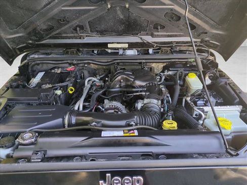 Used 2013 Jeep Wrangler Sport AWD/4WD image 20