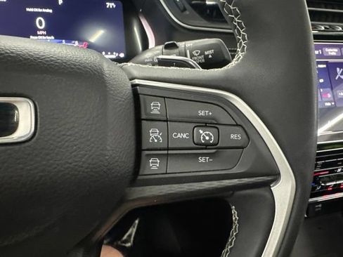 Used 2023 Jeep Grand Cherokee L Laredo AWD/4WD image 40