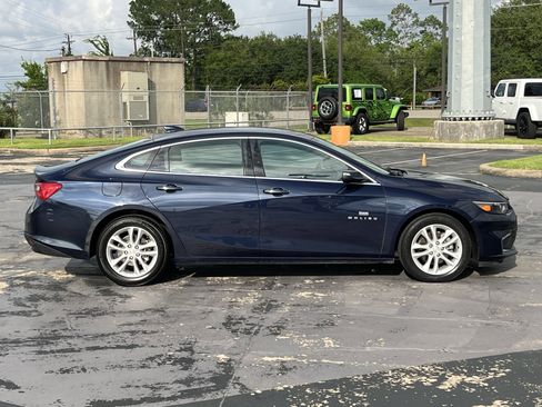 Used 2018 Chevrolet Malibu LT FWD image 11