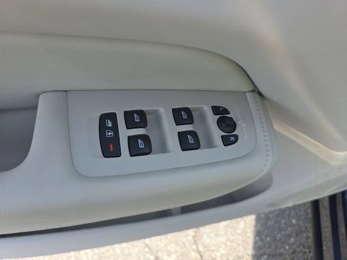 Used 2025 Volvo XC60 B5 Plus w/ Protection Package Premier image 21