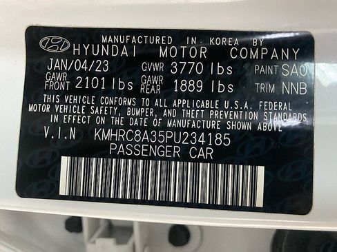 Used 2023 Hyundai Venue Limited image 27