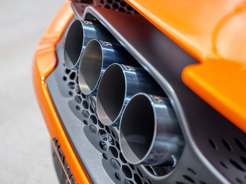 Used 2022 McLaren 765LT RWD image 19