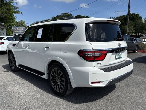 Used 2024 Nissan Armada Platinum w/ Captain's Chairs Package image 3