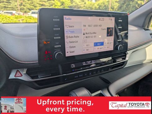 Used 2021 Toyota Sienna XSE FWD image 23