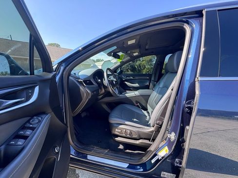 Used 2023 Buick Enclave Essence w/ Experience Buick Package FWD image 12