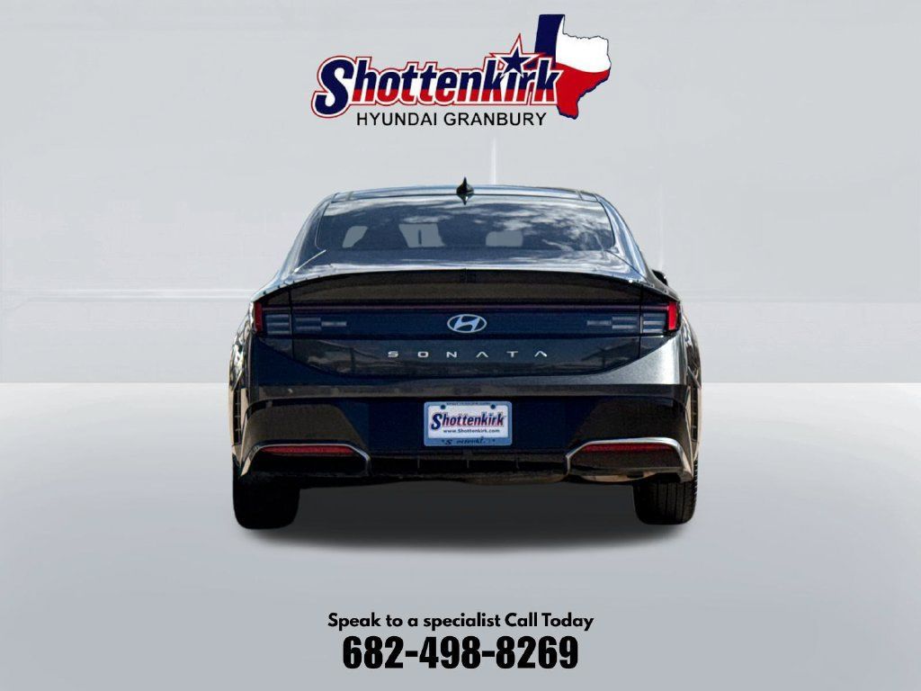 Used 2024 Hyundai Sonata SEL w/ Convenience Package FWD image 7