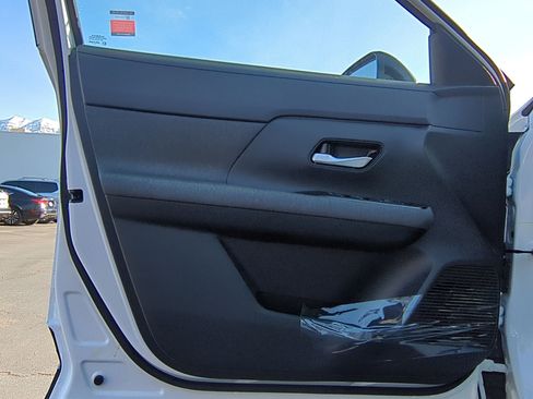 New 2026 Nissan Kicks SV image 10