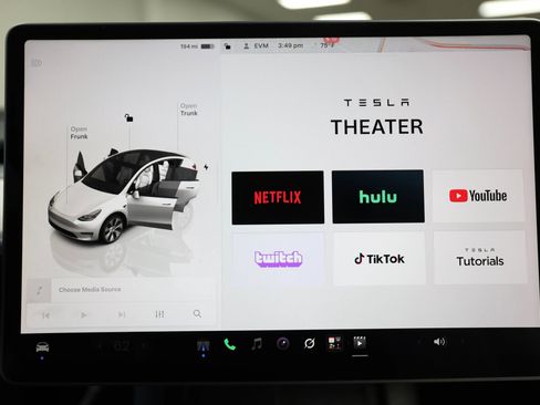 Used 2024 Tesla Model Y Long Range AWD/4WD image 66