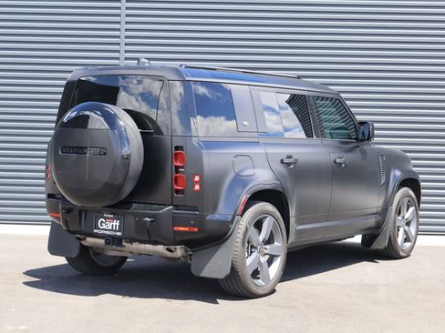 Used 2024 Land Rover Defender 110 X-Dynamic SE AWD/4WD image 5