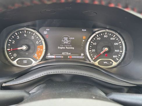 Used 2021 Jeep Renegade Trailhawk w/ Sun & Sound Group image 24