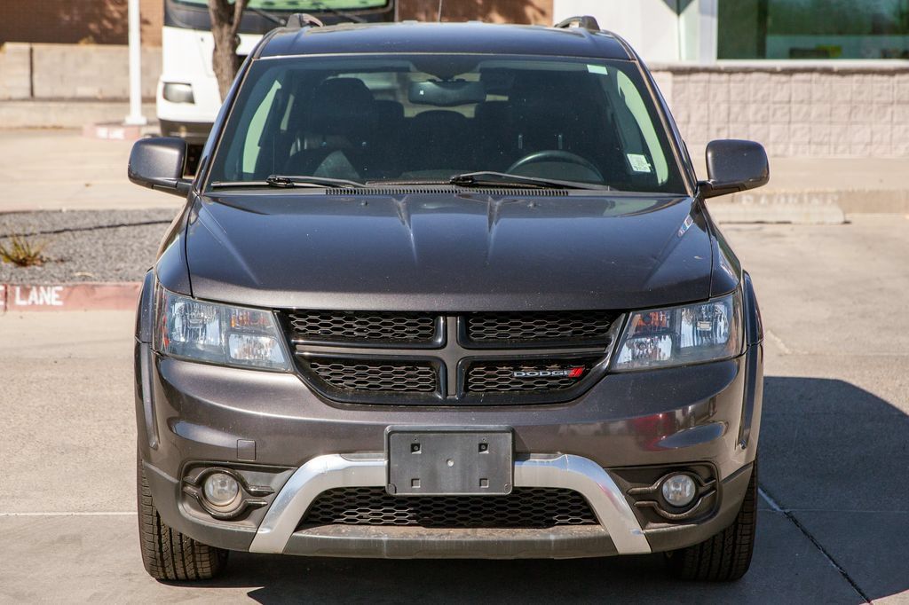 Used 2017 Dodge Journey Crossroad FWD image 3