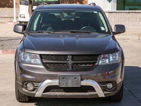 Used 2017 Dodge Journey Crossroad FWD image 3