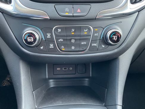 Used 2024 Chevrolet Equinox LT AWD/4WD image 9