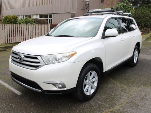 Used 2012 Toyota Highlander SE w/ Tow Pkg image 1