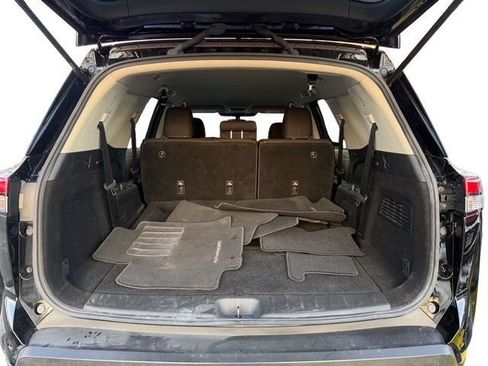 Used 2024 Nissan Pathfinder S image 33