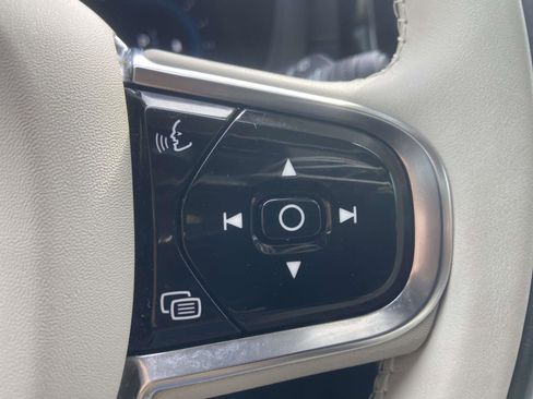 Certified 2023 Volvo XC60 B5 Ultimate w/ Climate Package image 24